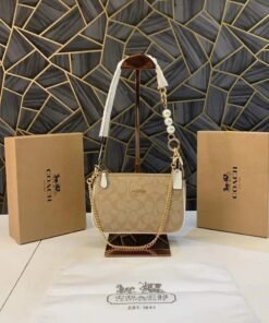 Coach_Classy_Flowe_Patch_Sling_Bag